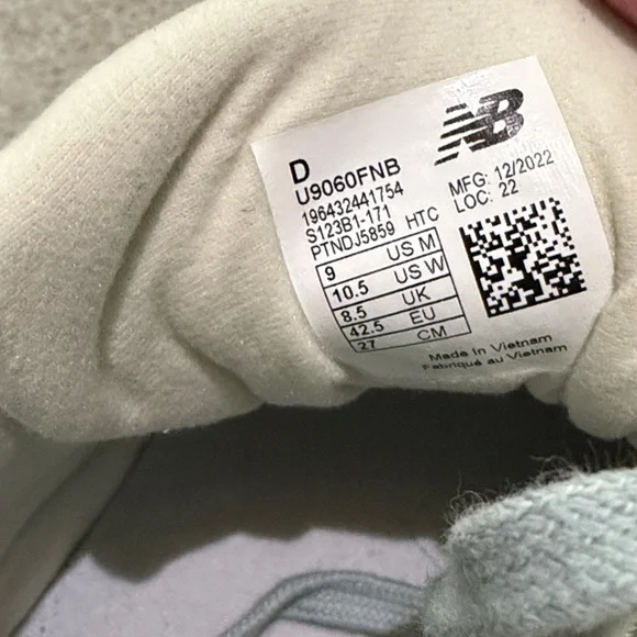 New Balance 9060 Sneakers - Picture 5 of 5